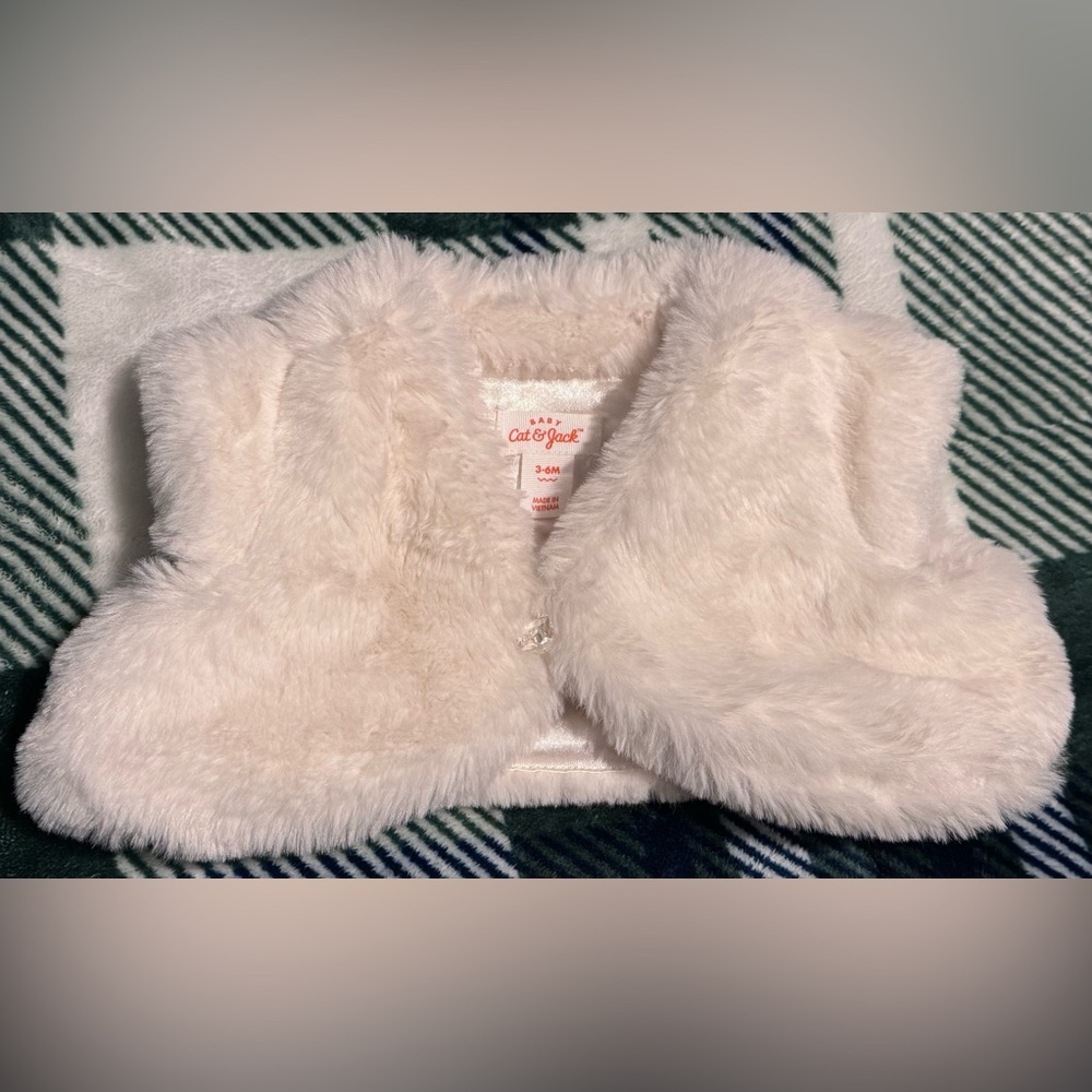 Cat & Jack Kids' Cream Faux Fur Vest